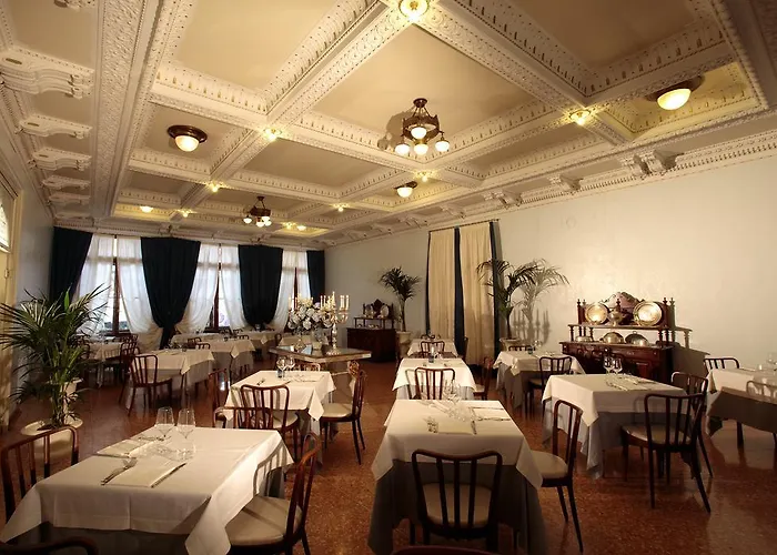 Hotel Croce Bianca